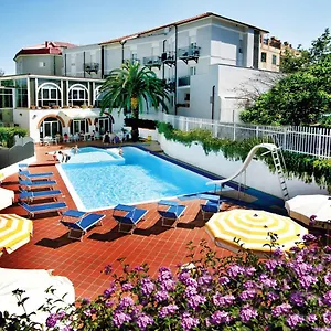 https://riviera-spotorno.hotelitalianriviera.com