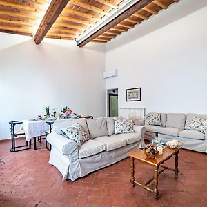 Oltrarno Apartment Florence